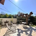 Mazet Suzie, 2 Chambres, Piscine & Parking Nîmes