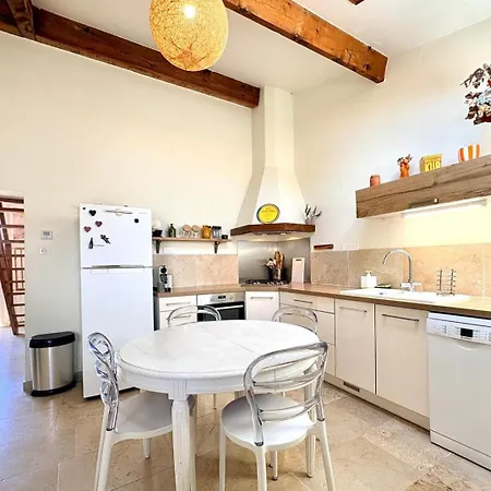Mazet Suzie, 2 Chambres, Piscine & Parking 3* Nîmes