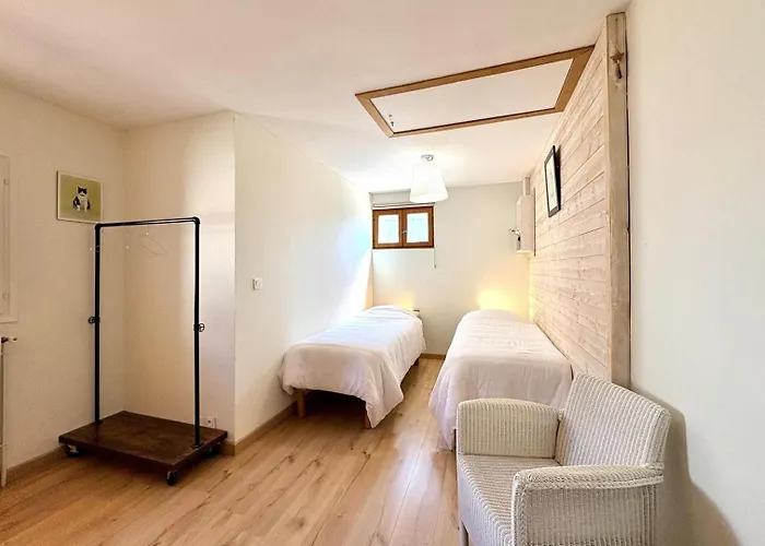 Gasthof Mazet Suzie, 2 Chambres, Piscine & Parking Nîmes
