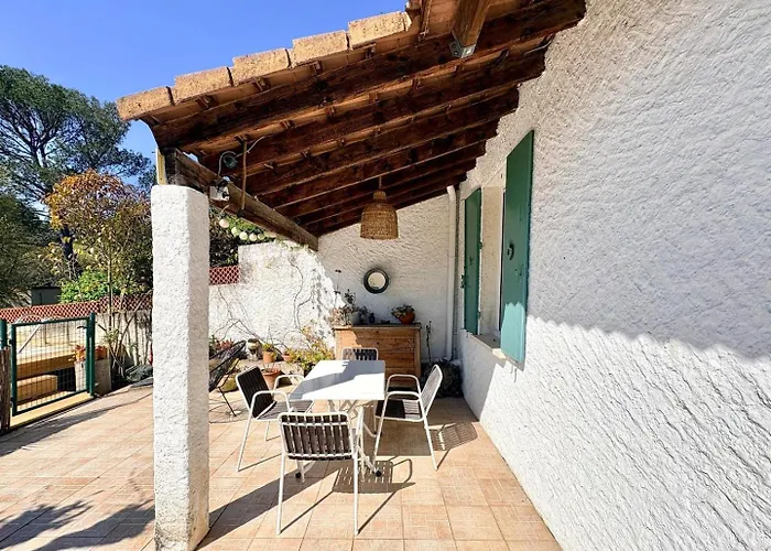 Gasthof Mazet Suzie, 2 Chambres, Piscine & Parking Nîmes