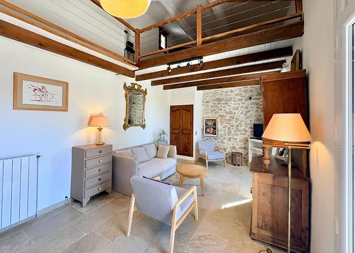 Mazet Suzie, 2 Chambres, Piscine & Parking 3* Nîmes