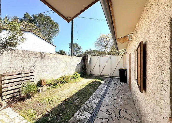 Gasthof Mazet Suzie, 2 Chambres, Piscine & Parking Nîmes