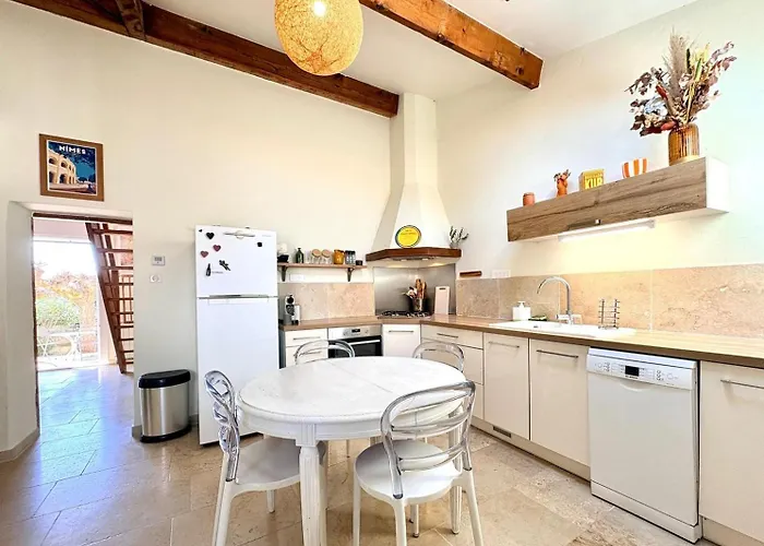 Mazet Suzie, 2 Chambres, Piscine & Parking 3* Nîmes